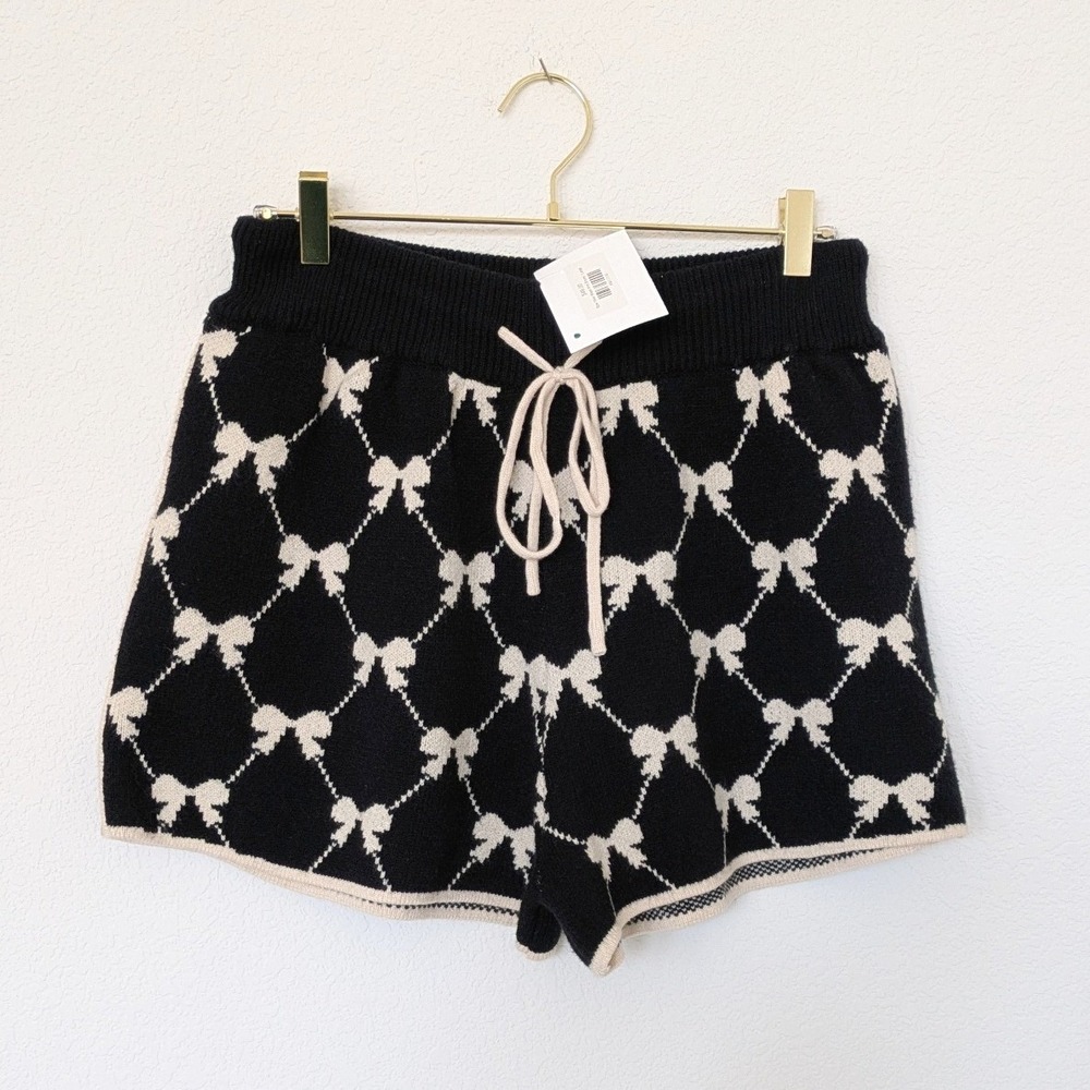 entro Black & Cream Bow Pattern High Waist Knit Shorts